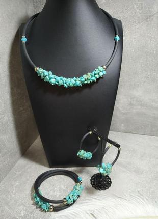 Комплект из гоулита (бирюза) браслет, чокер, серьги