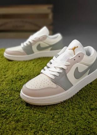 Кроссовки женские nike air jordan 1 retro low10 фото