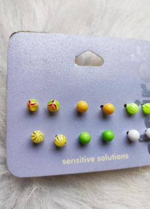 Набор комплект сережек маленькие серьги гвоздики кольца шарики разноцветные2 фото