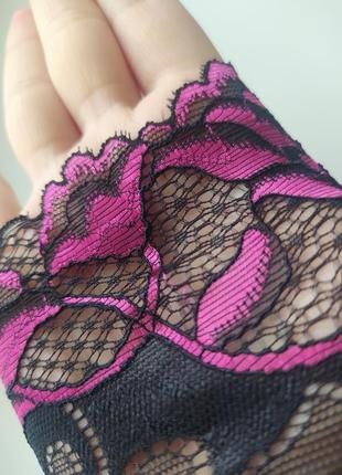 Мереживні жіночі рукавички без пальців жіночі рукавиці малиново-чорні3 фото