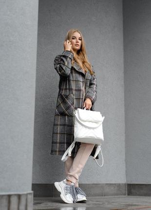 Белый стеганный рюкзак-сумка-трансформер топ для девушек, которые ценят стиль и комфорт4 фото