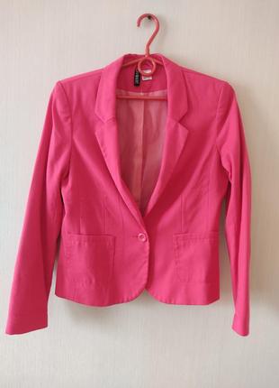 Красивый,фуксиевый жакет.
