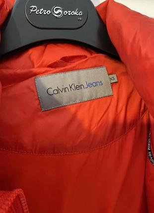 Тёплый европейский пуховик calvin klein с пером чёрной утки3 фото