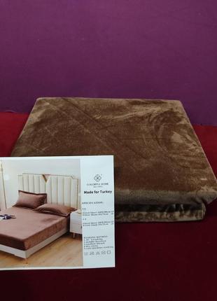 Велюрова простинь на резинці з наволочками