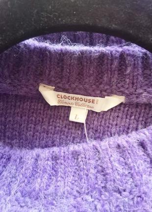 Укороченный широкий свитер со спущенными плечами фиолетового цвета3 фото