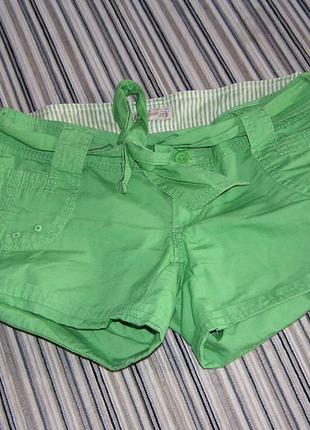 Салатово-зелені бавовняні шорти pull & bear з поясом, розмір 36 (s).3 фото