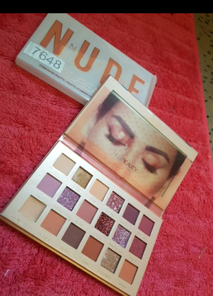Палетка теней huda beauty the new nude eyeshadow palette (18 цветов)