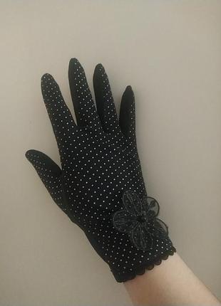 Жіночі модні рукавички в елегантний білий горошок. нашивка для тачпада планшета телефону ноутбука сенсорна тканина для екрану. антифлип для водіння2 фото
