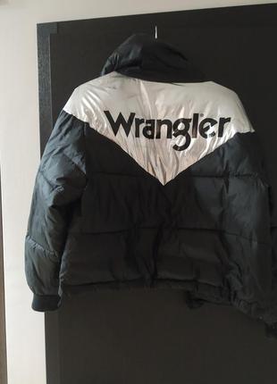 Женская чкрная короткая куртка , wrangler, s