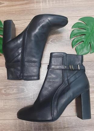 Чобітки ботильйони черевики натуральна шкіра шкіра minelli