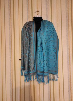 Красивый шарф палантин
