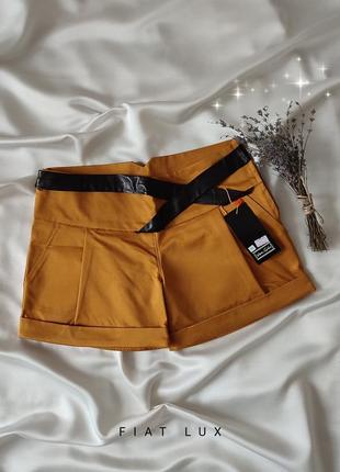 Шортики від бренду van gils