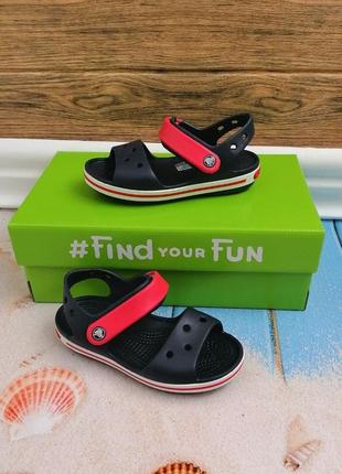 Дитячі сандалії crocs kids' crocband sandal navy / red для хлопчиків1 фото