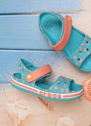 Дитячі сандалії crocs kids' bayaband м'ятні з пальмами для дівчаток3 фото