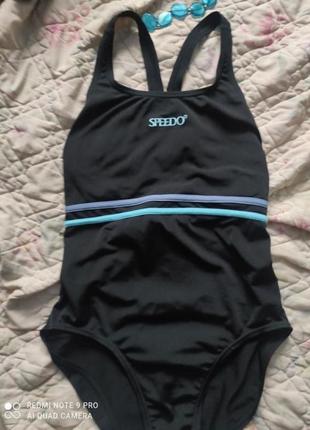 Гарненький, добрий, спортивний купальник speedo в басейн, пляж