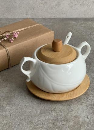 Порцелянова цукорниця на бамбуковій підставці 🌿