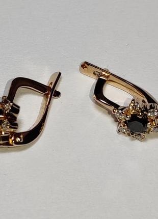 Золоті сережки з чорними і білими діамантами 0,90 карат. жовте золото. нове (код: 16321)2 фото
