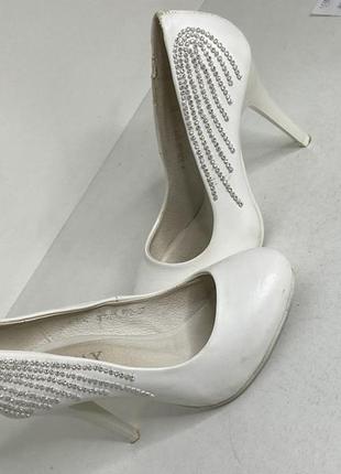 Купити Весільні туфлі 33 розміру — недорого в каталозі Туфлі на Шафі | Київ  та Україна