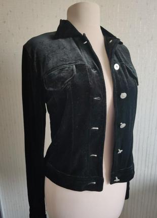 Оксамитова куртка за типом джинсового