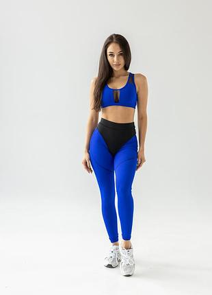 Леггинсы с эффектом push-up и топ со вставками из сеточки