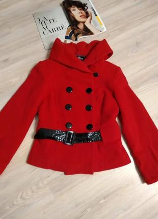 Яркое стильное красное пальто пиджак жакет ветровка2 фото