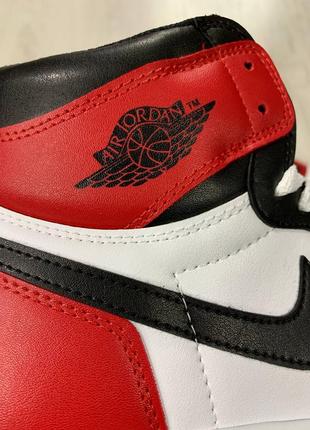 Мужские высокие черно-белые с красным кожаные кроссовки nike air jordan  1🆕7 фото