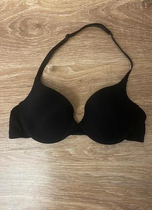 Классный, чёрный бюстгальтер