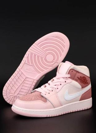 Женские кроссовки nike air jordan 1 retro high