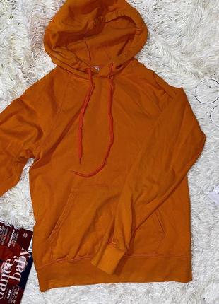 Помаранчеве худі