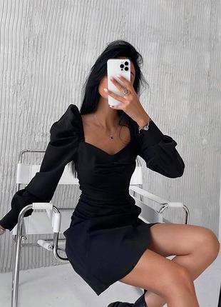 Плаття з відкритими плечима