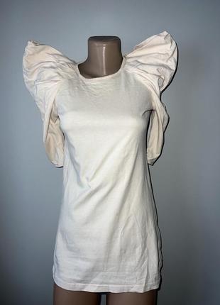 Женская футболка с высокими плечами