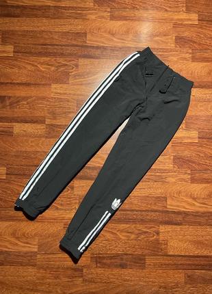 Штаны спортивки спортивные штаны adidas paolina russo