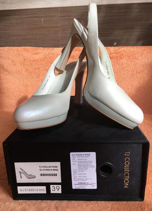 Білі туфлі з легким перламутром tj collection
