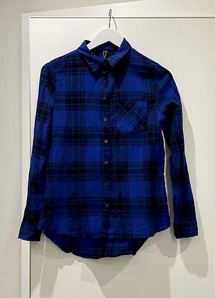 Пиджак, костюм, бомбер, кофта, кожанка(нет в наличии), рубашка, джинсы, платье