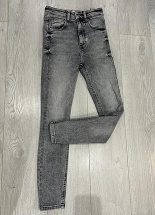 Пиджак, костюм, бомбер, кофта, кожанка(нет в наличии), рубашка, джинсы, платье