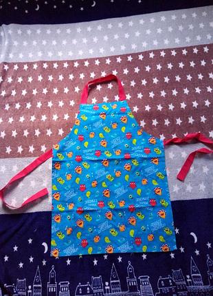 Классный фартук с монстриками инопланетянами