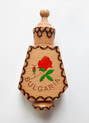Винтажная бутылочка из дерева. bulgaria.