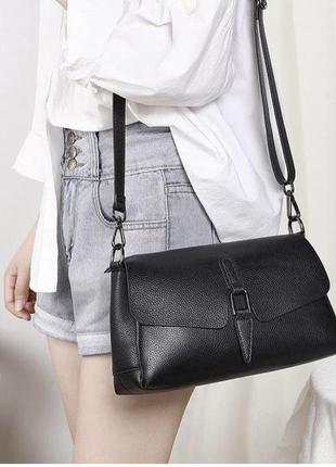 Стильная кожаная сумочка через плечо