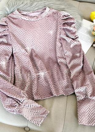 Нарядная женская розовая велюровая блуза с объемными рукавами
