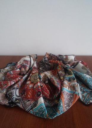 Красивый яркий  шарф,!70*67