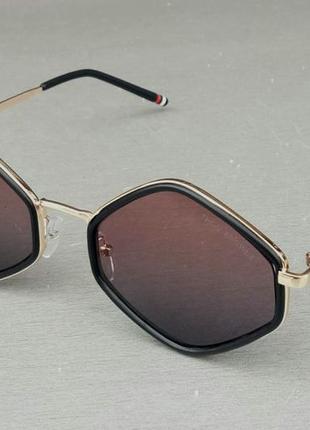 Thom browne стильні сонцезахисні окуляри унісекс ромбоподібні бордово сірий градієнт в золотому металі