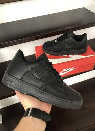 Кроссовки чёрные найк