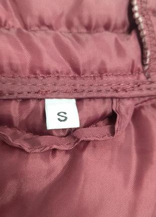 Женская демисезонная стёганая куртка бордового цвета, размер s, замеры на фото!3 фото