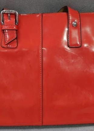 Красная лакированная сумочка vicci распродаж2 фото