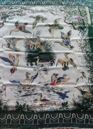 Шикарный шелковый платок 108/107 с утками.1 фото