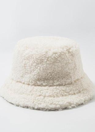 Женская меховая зимняя шапка панама теплая плюшевая пушистая (тедди, барашек, каракуль) белая 2