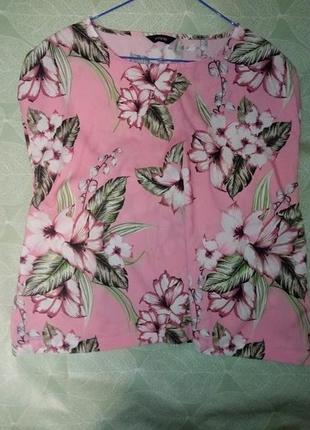 Яркая летняя блузка с цветами1 фото
