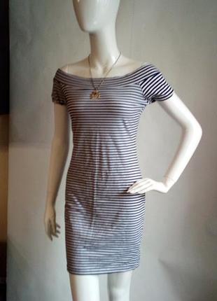 Платье в рябчик открытые плечи