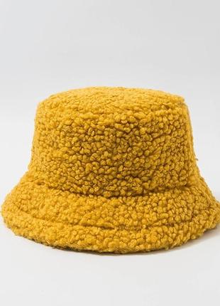 Женская меховая зимняя шапка панама теплая плюшевая пушистая (тедди, барашек, каракуль) желтая 2