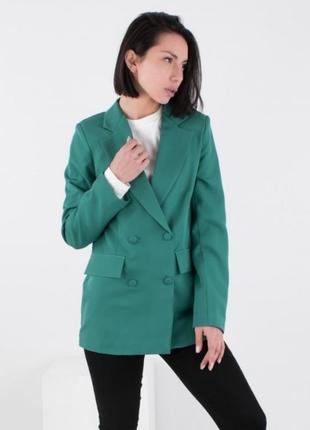 Стильный бирюзовый удлиненный пиджак жакет модный хит яркий